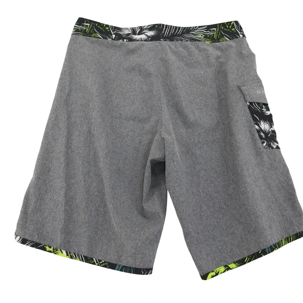 Oakley Mens Board Shorts Size 32 Grey Tropical Floral Tailored Fit Swim Trunks